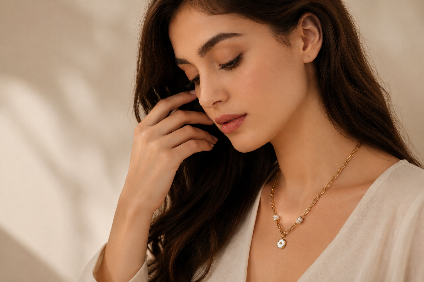 Luxury Gold Clover Pendant Necklace – Timeless Elegance & Everyday Sophistication