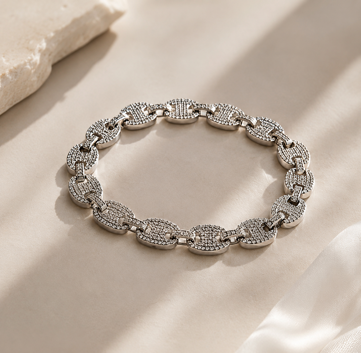Luxury Pavé Link Bracelet – Elegant Statement Jewelry for Women